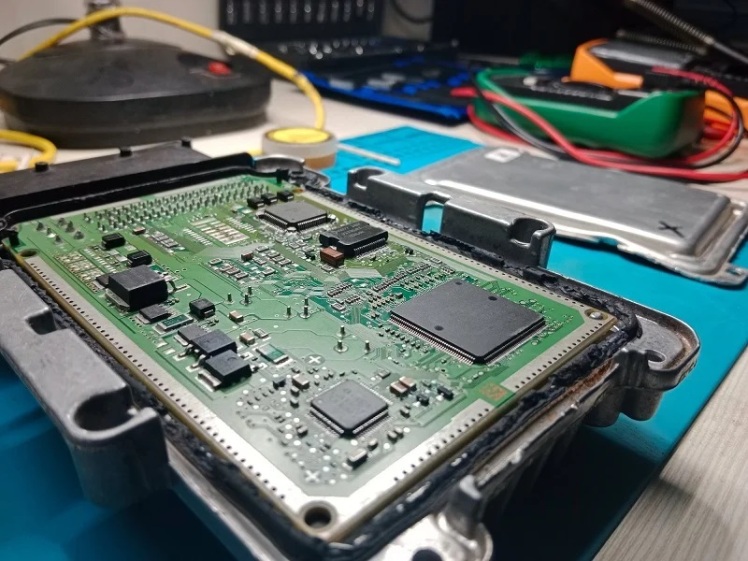 واحد کنترل موتور (ECU) چیست و چه وظیفه ای دارد؟